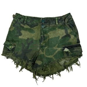 We The Free Camouflage Frayed Hem Cargo Shorts cut off distressed green
